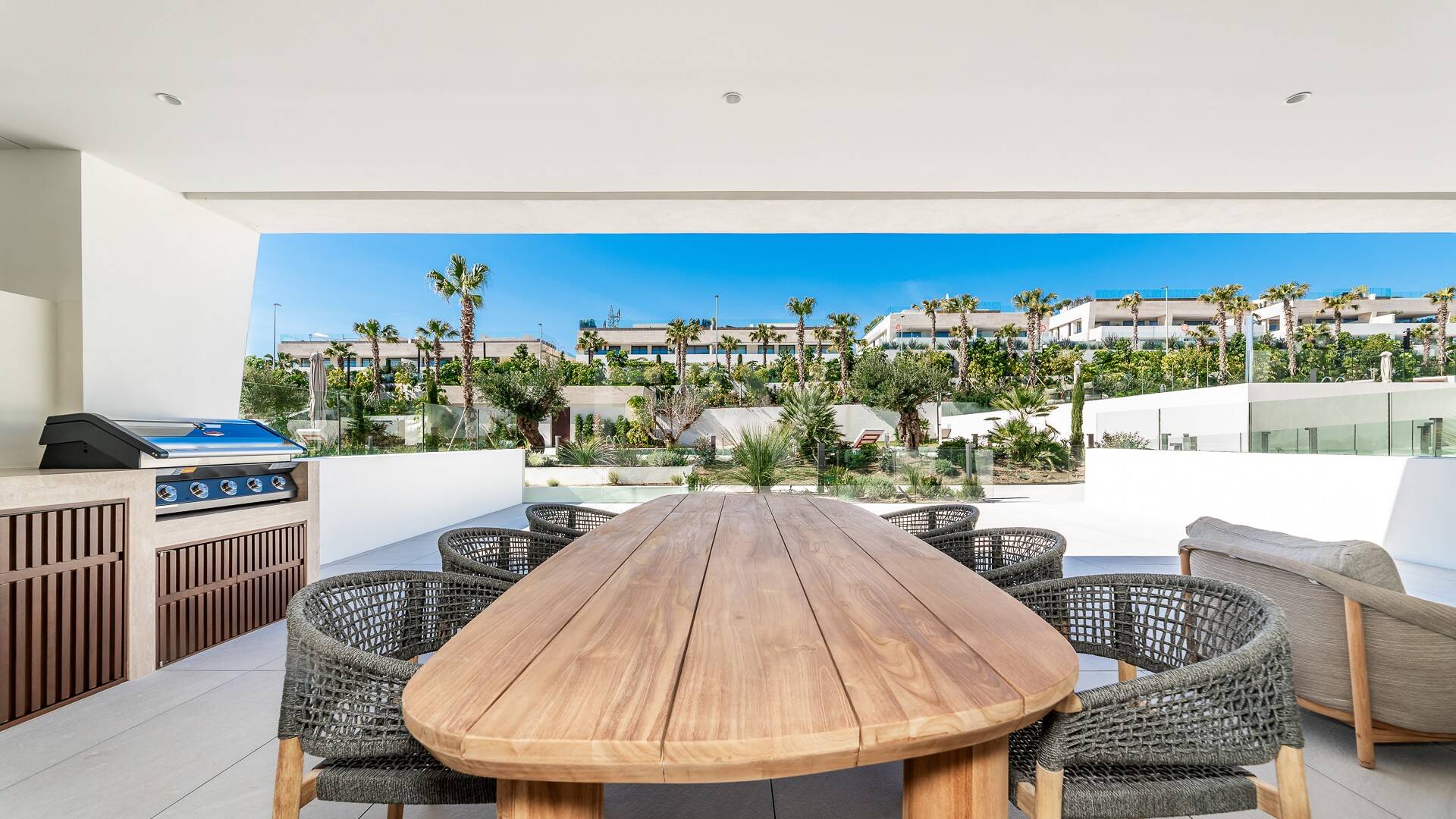 Elegant Duplex lägenhet i en modern Golden Mile gemenskap