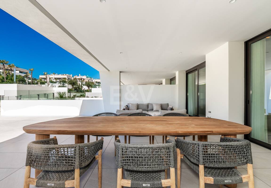 Elegant Duplex lägenhet i en modern Golden Mile gemenskap