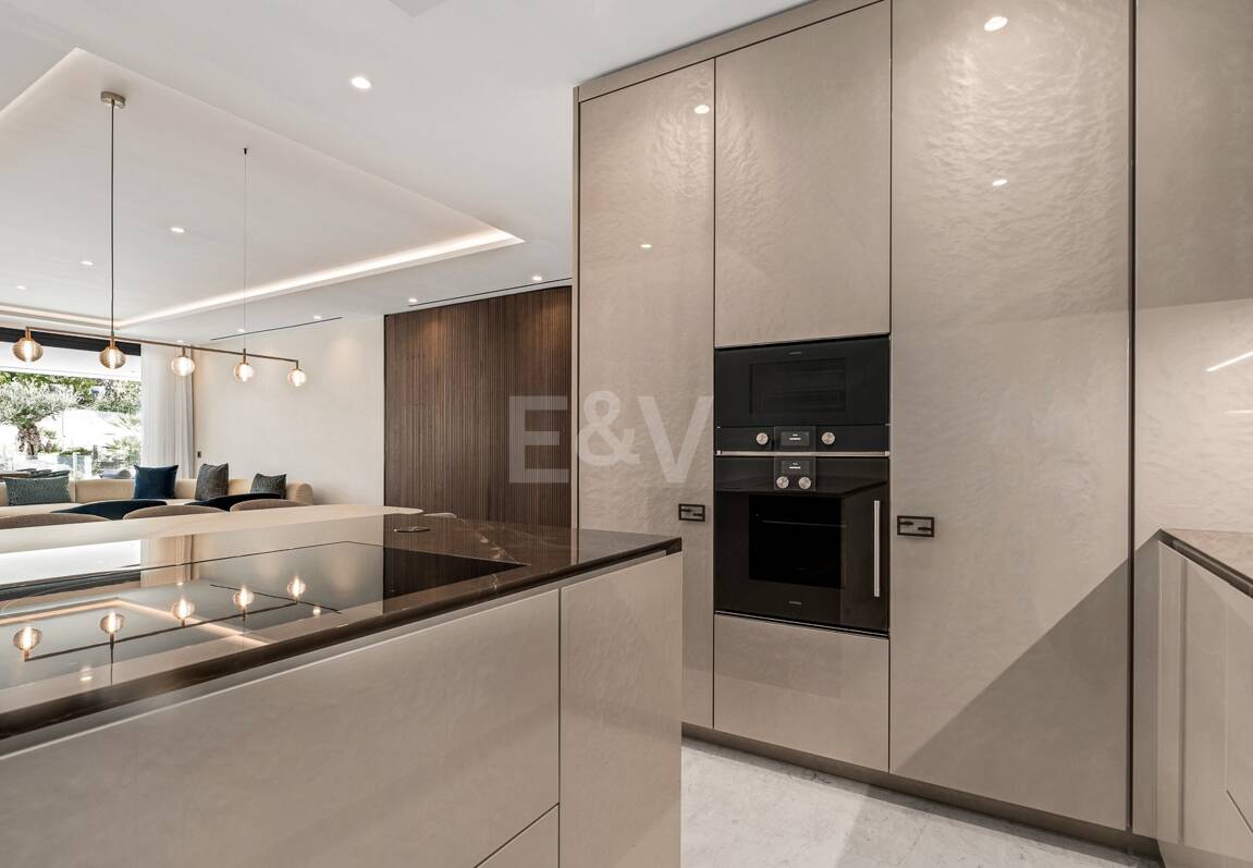 Elegant Duplex lägenhet i en modern Golden Mile gemenskap