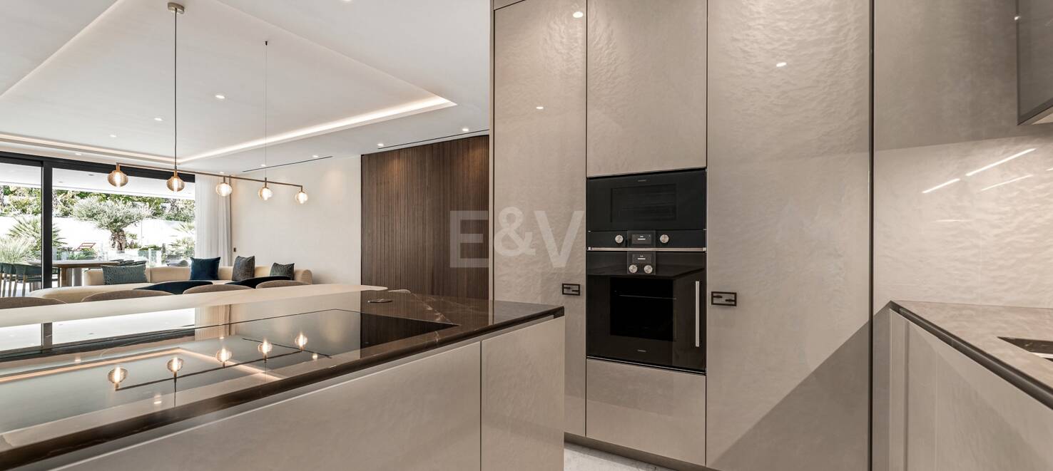 Elegant Duplex lägenhet i en modern Golden Mile gemenskap