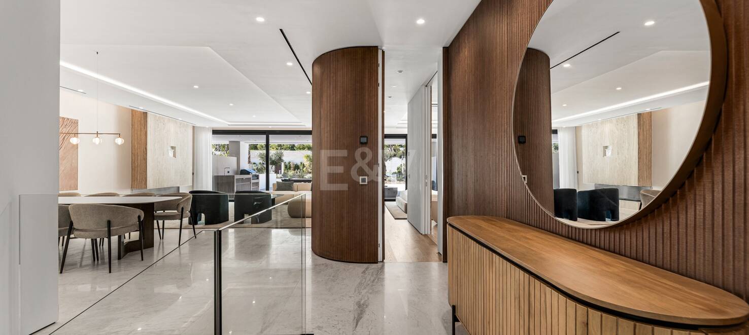 Elegant Duplex lägenhet i en modern Golden Mile gemenskap