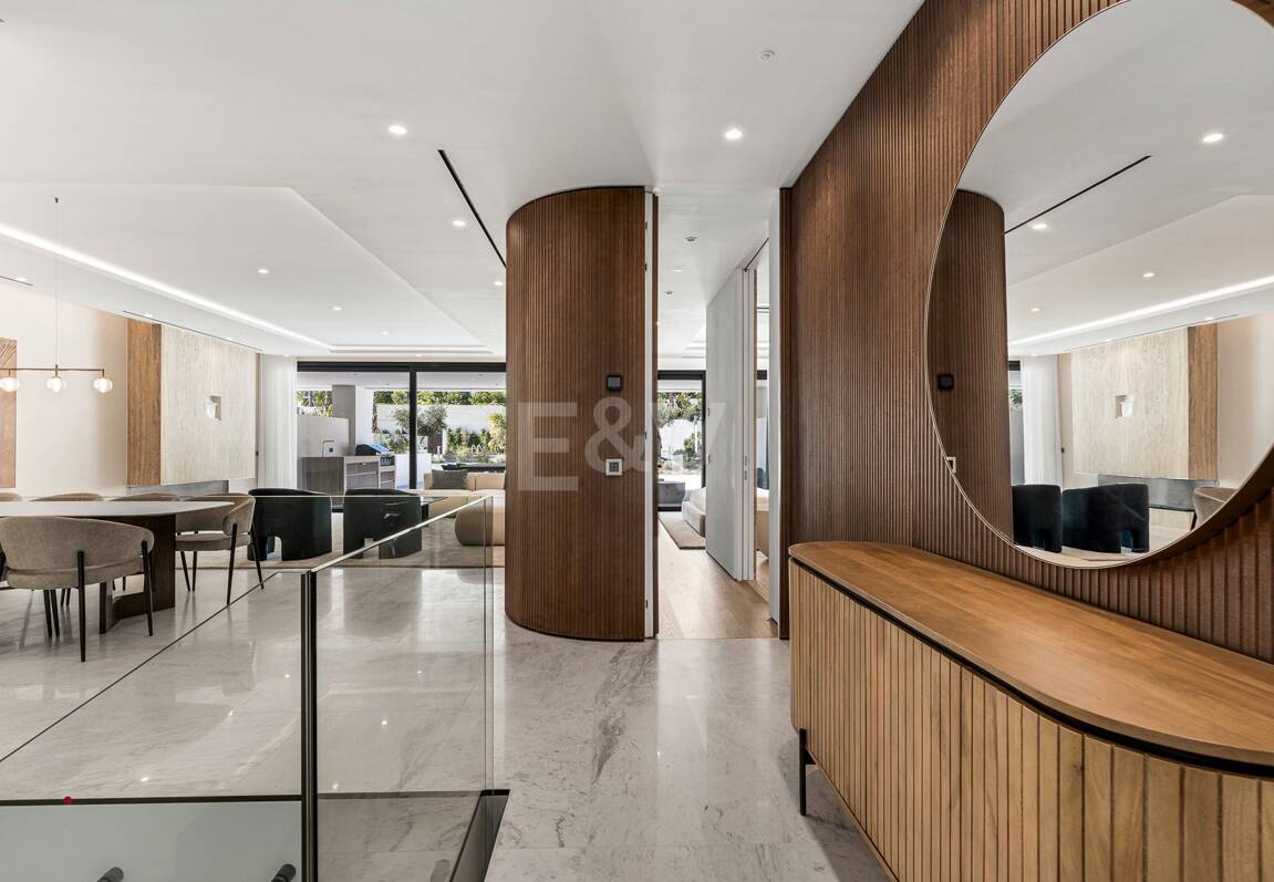 Elegant Duplex lägenhet i en modern Golden Mile gemenskap