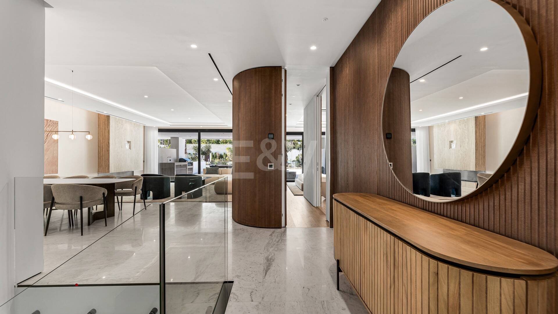 Elegant Duplex lägenhet i en modern Golden Mile gemenskap