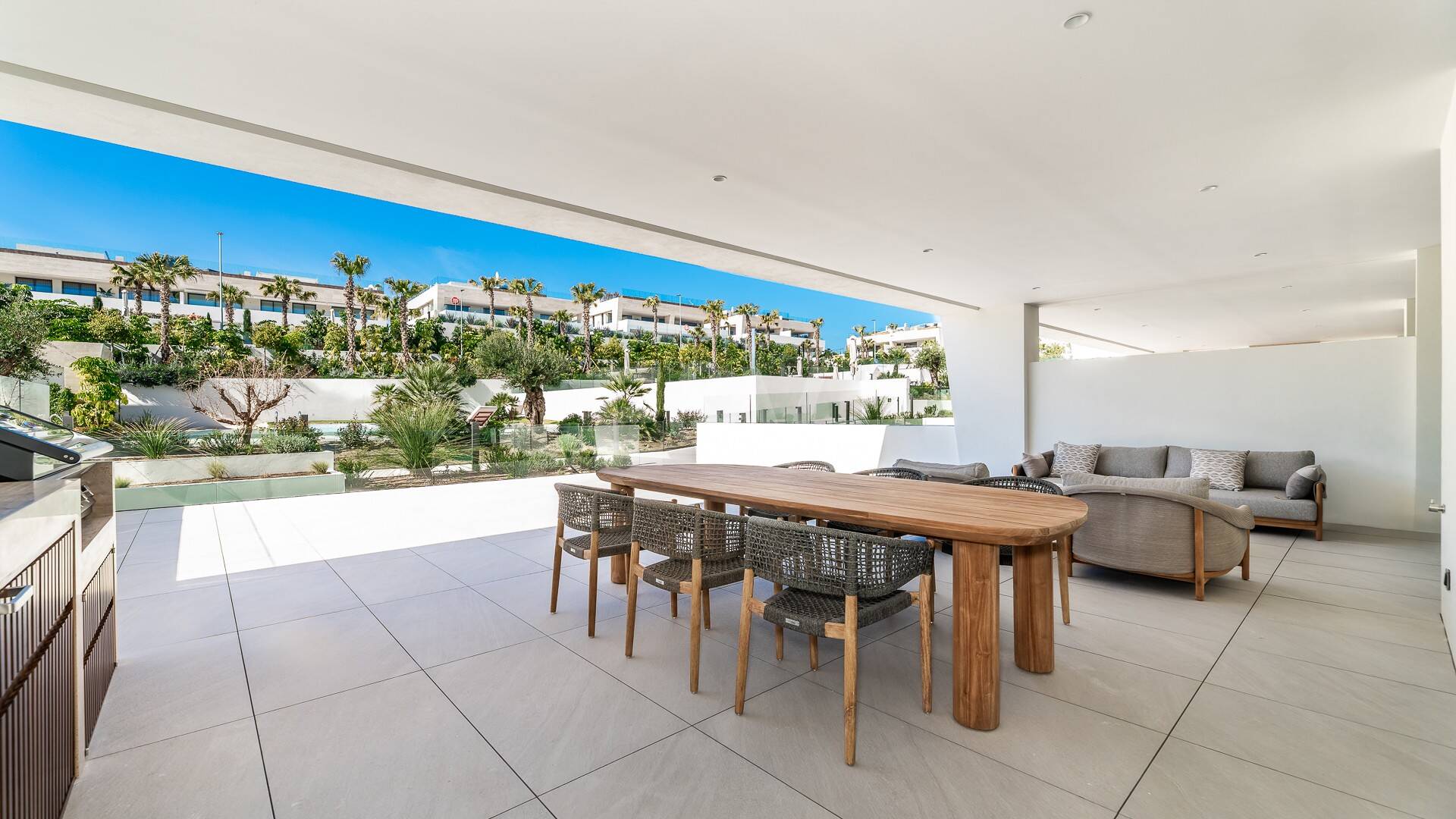 Elegant Duplex lägenhet i en modern Golden Mile gemenskap