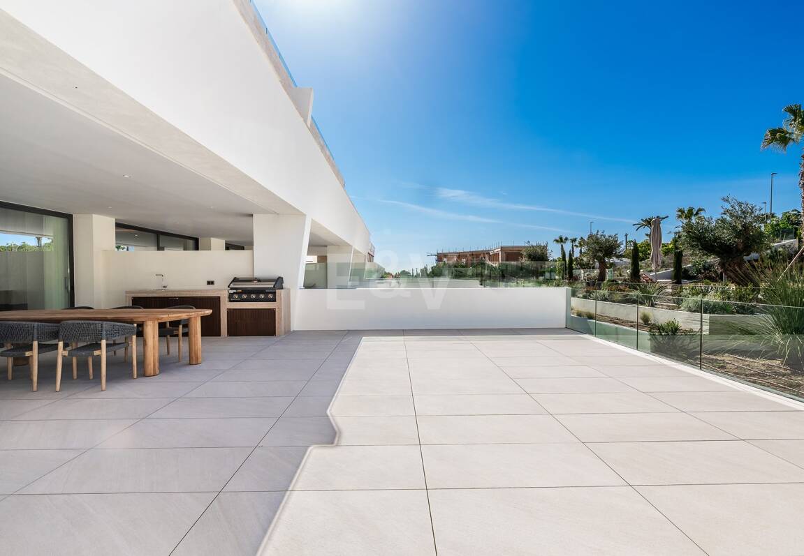 Elegant Duplex lägenhet i en modern Golden Mile gemenskap