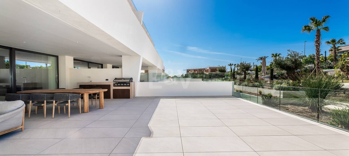 Elegant Duplex lägenhet i en modern Golden Mile gemenskap