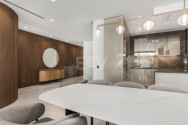 Elegant Duplex lägenhet i en modern Golden Mile gemenskap