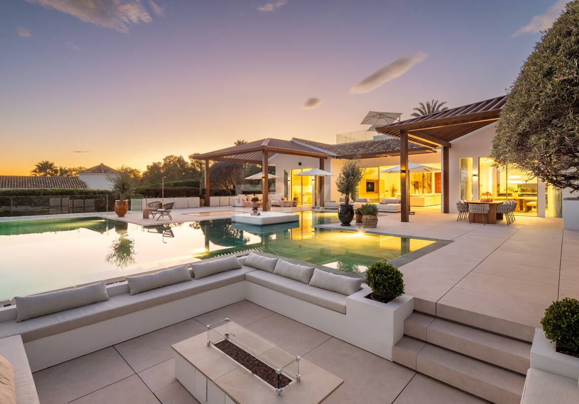 Exquise et moderne villa de golf en première ligne dans la prestigieuse La Cerquilla