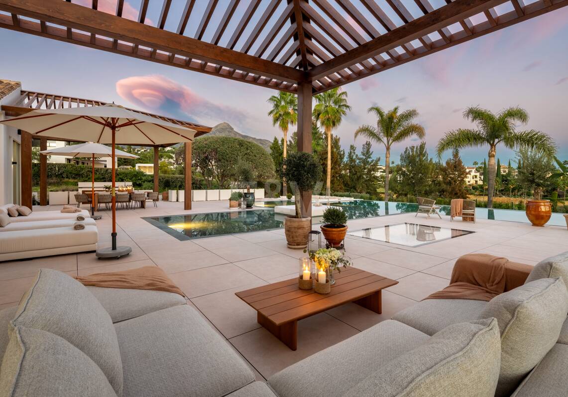 Exquise et moderne villa de golf en première ligne dans la prestigieuse La Cerquilla