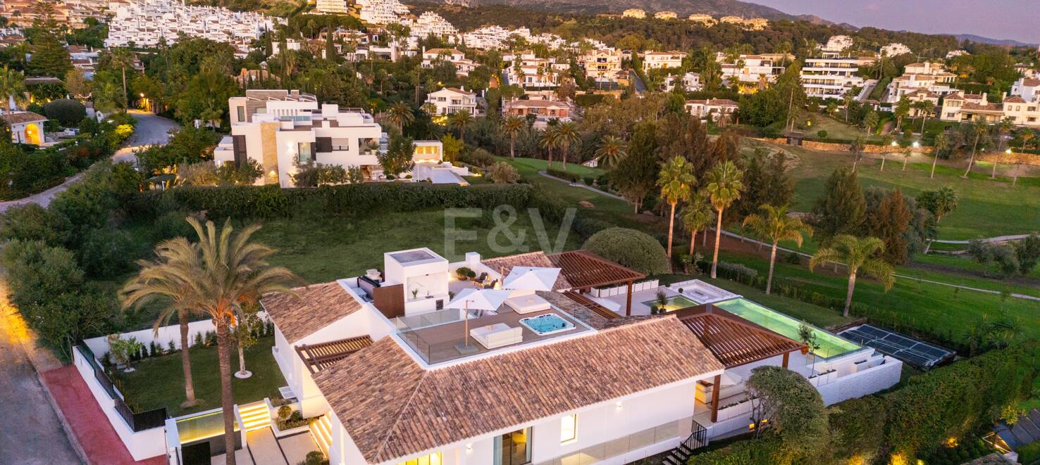 Utsökt och modern frontline golfvilla i prestigefyllda La Cerquilla