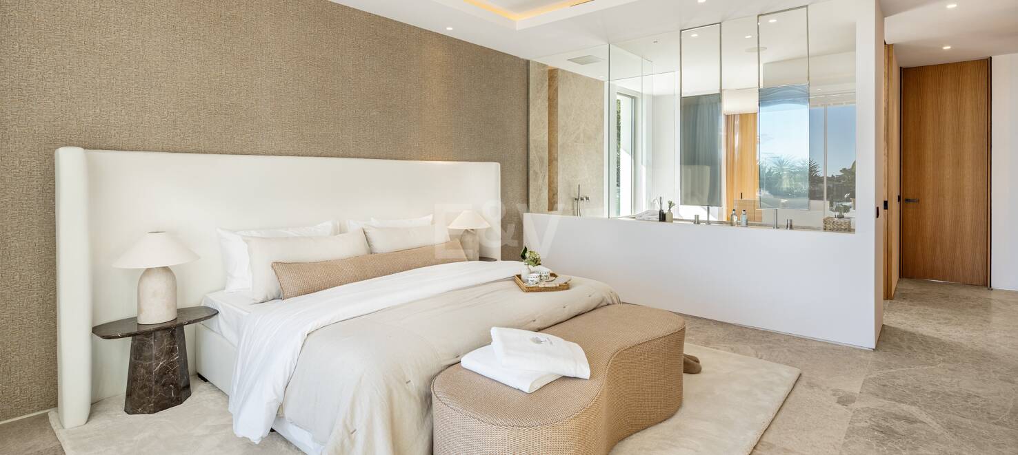 Utsökt och modern frontline golfvilla i prestigefyllda La Cerquilla