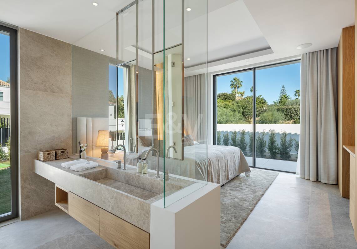 Exquise et moderne villa de golf en première ligne dans la prestigieuse La Cerquilla