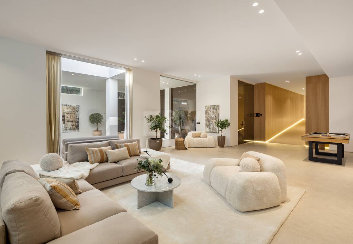 Exquisite und moderne Villa in 1. Golfreihe im prestigeträchtigen La Cerquilla