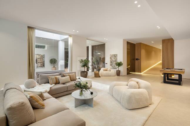 Exquisite und moderne Villa in 1. Golfreihe im prestigeträchtigen La Cerquilla