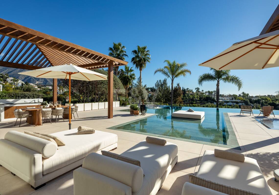Exquise et moderne villa de golf en première ligne dans la prestigieuse La Cerquilla