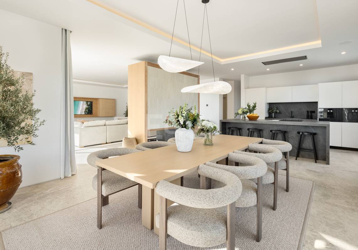 Exquise et moderne villa de golf en première ligne dans la prestigieuse La Cerquilla