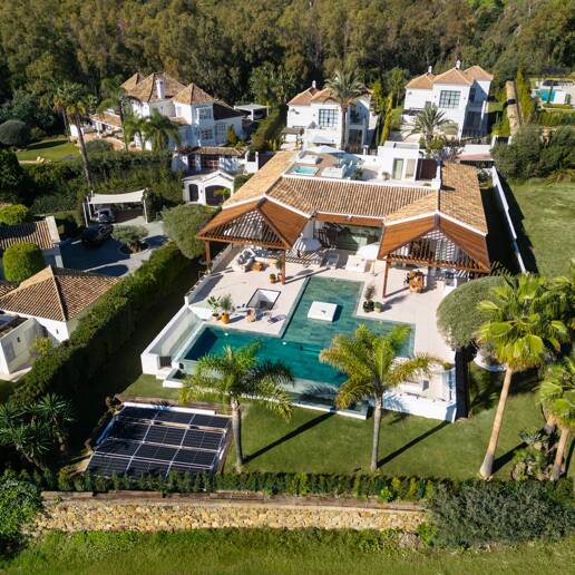 Utsökt och modern frontline golfvilla i prestigefyllda La Cerquilla