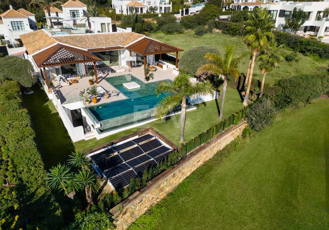 Exquise et moderne villa de golf en première ligne dans la prestigieuse La Cerquilla
