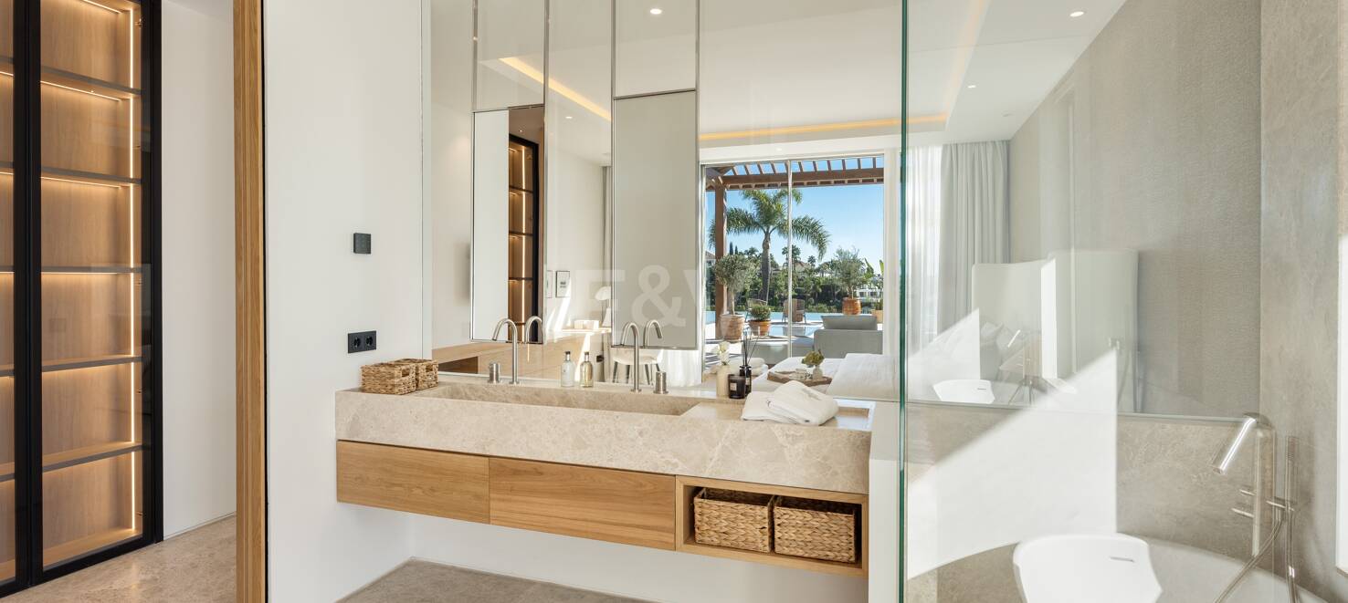 Utsökt och modern frontline golfvilla i prestigefyllda La Cerquilla