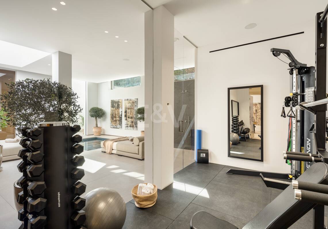 Exquise et moderne villa de golf en première ligne dans la prestigieuse La Cerquilla