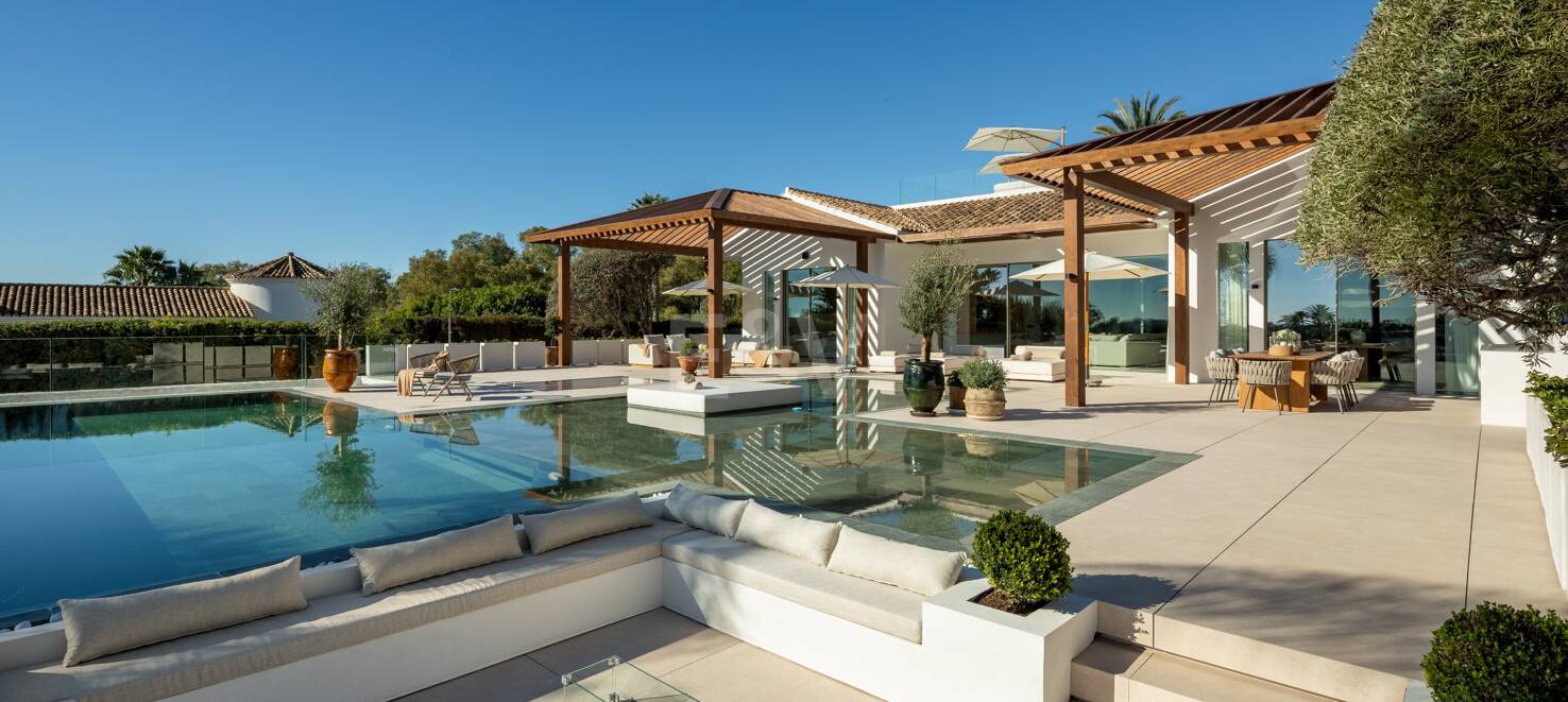 Utsökt och modern frontline golfvilla i prestigefyllda La Cerquilla