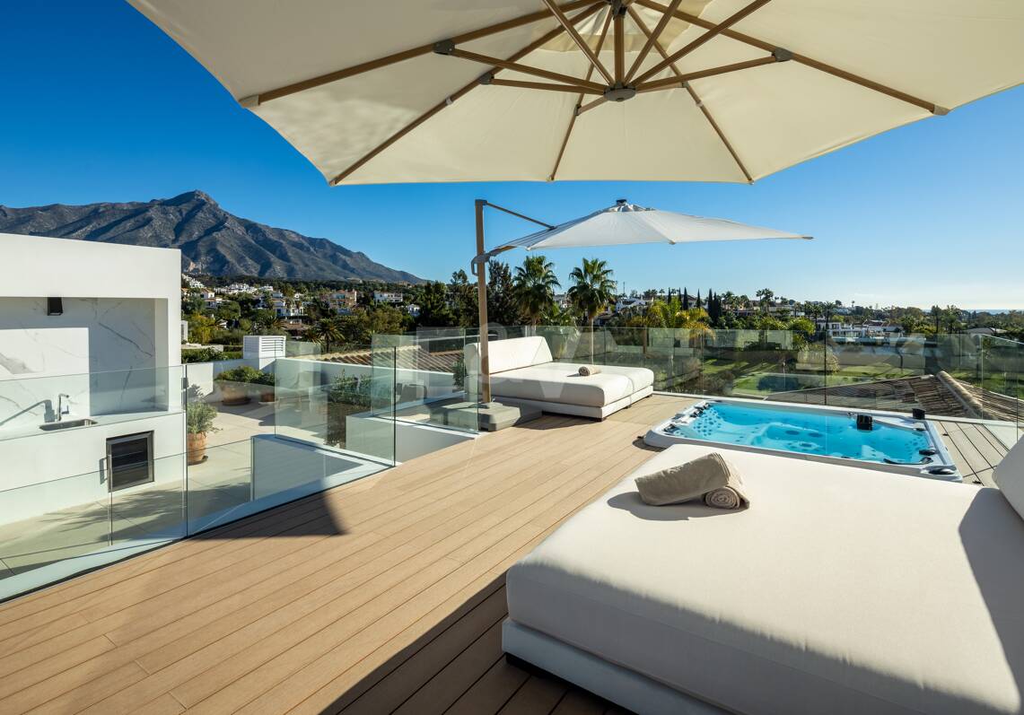 Exquise et moderne villa de golf en première ligne dans la prestigieuse La Cerquilla