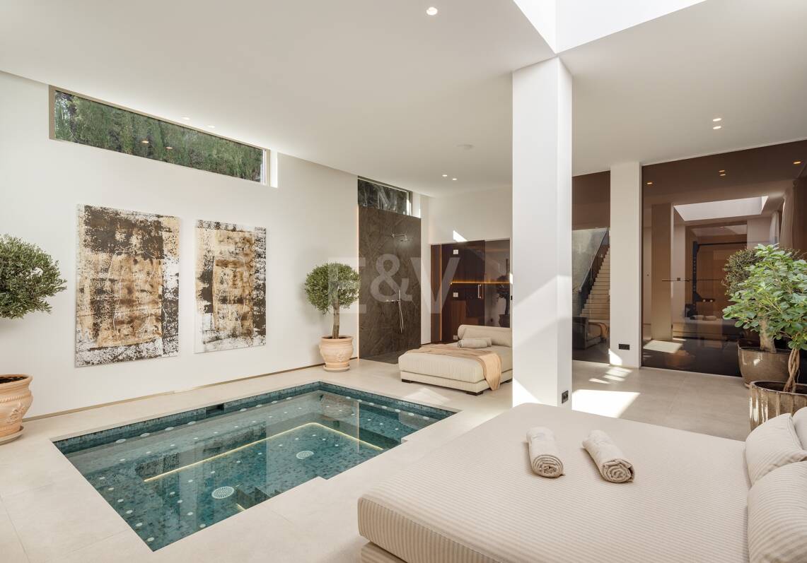 Exquise et moderne villa de golf en première ligne dans la prestigieuse La Cerquilla