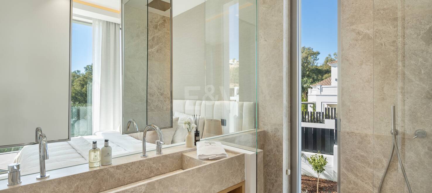 Utsökt och modern frontline golfvilla i prestigefyllda La Cerquilla
