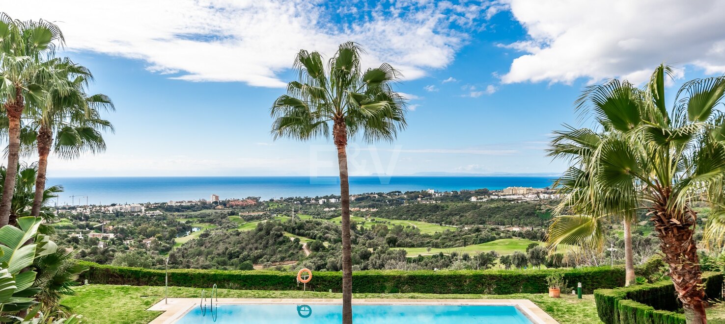 Élégant appartement de 4 chambres avec vue magnifique sur la mer – El Rosario, Marbella