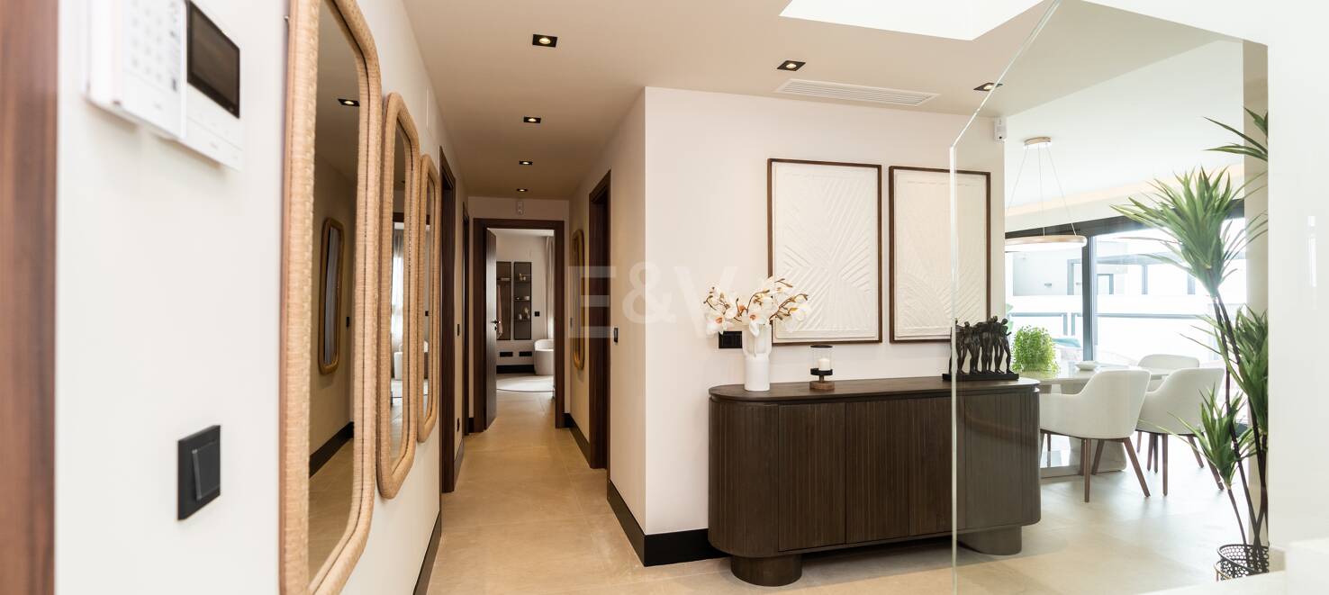 Modern Duplex Penthouse i Nueva Andalucía med Ample Terraces