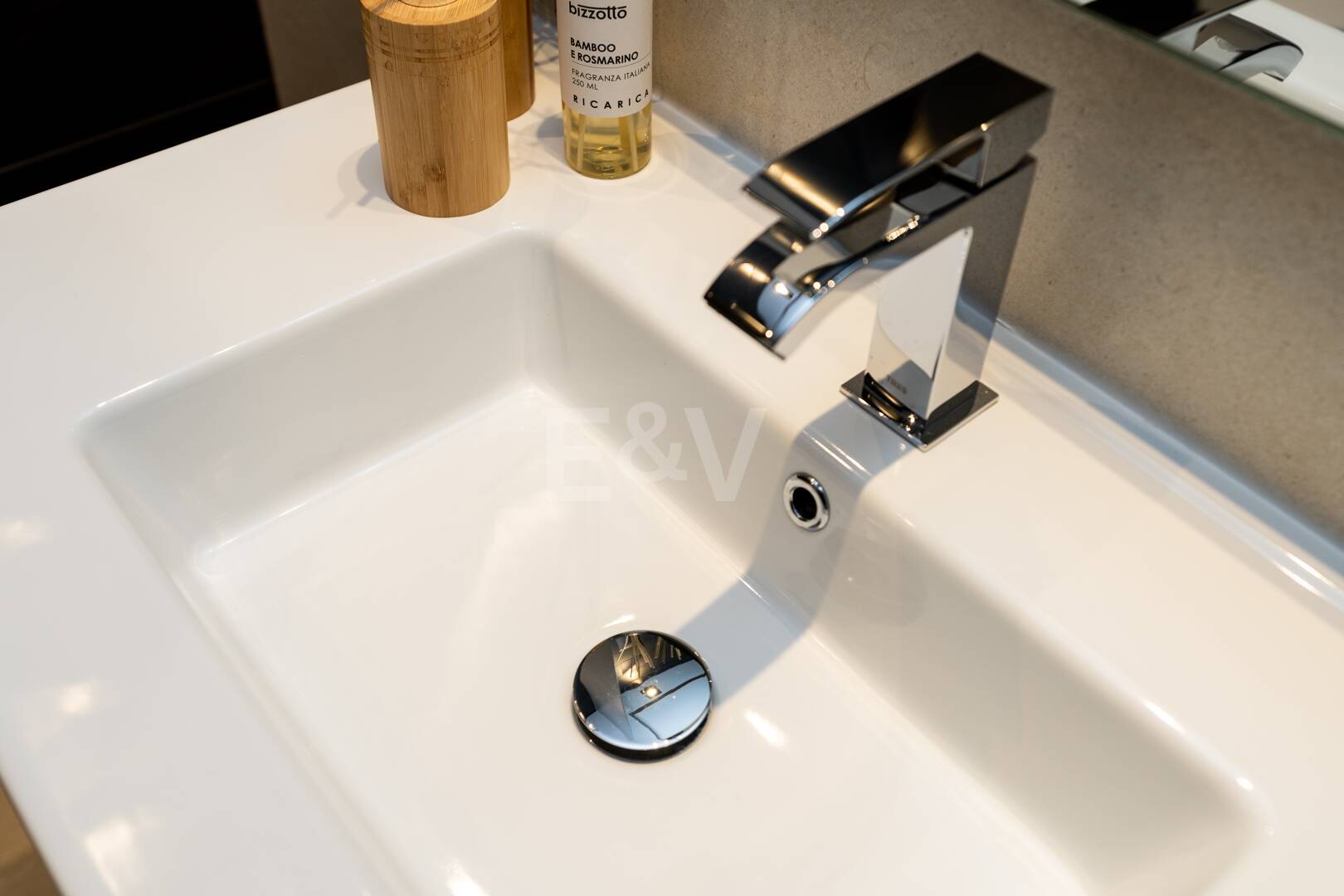 Modern Duplex Penthouse in Nueva Andalucía with Ample Terraces