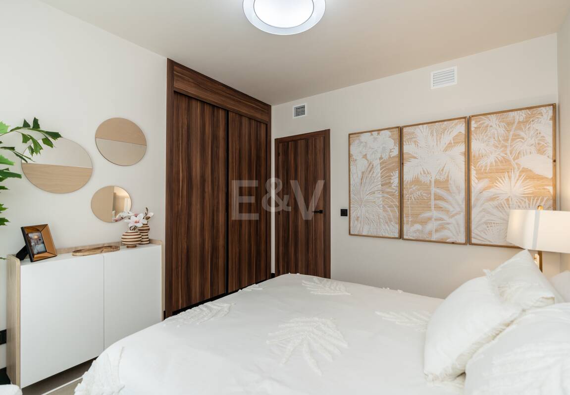 Modern Duplex Penthouse in Nueva Andalucía with Ample Terraces