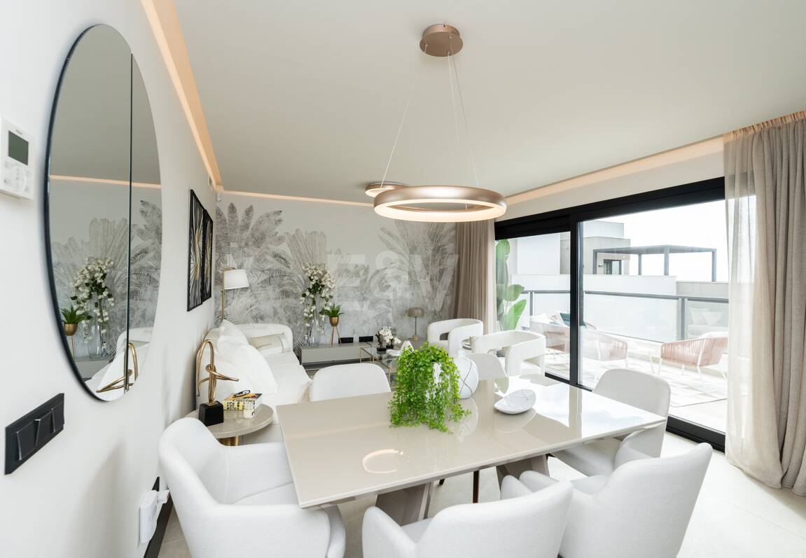 Modern Duplex Penthouse in Nueva Andalucía with Ample Terraces
