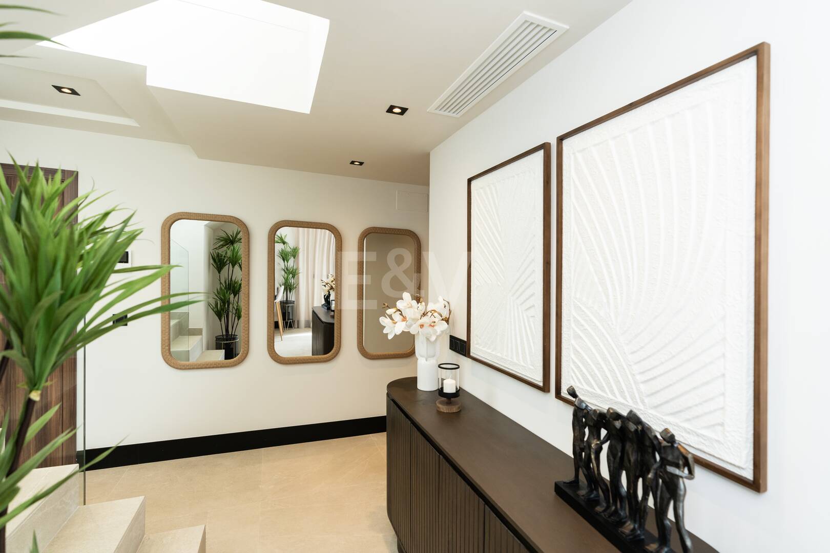 Moderno ático dúplex en Nueva Andalucía con amplias terrazas