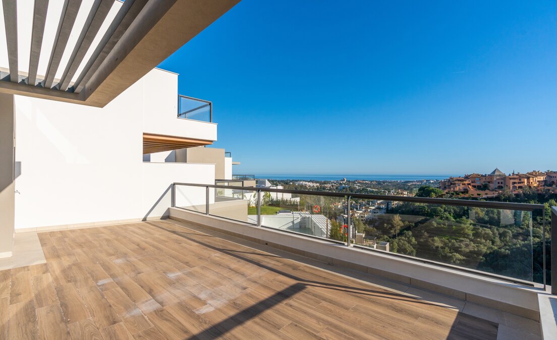 Penthouse Duplex moderne à Nueva Andalousie avec de grandes terrasses