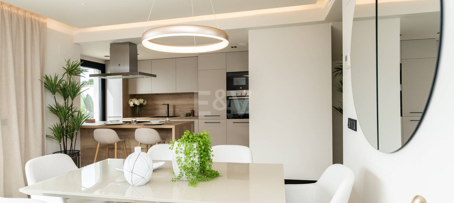 Modern Duplex Penthouse i Nueva Andalucía med Ample Terraces
