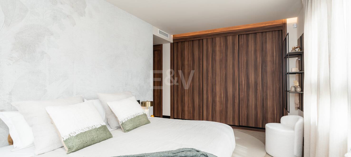 Modern Duplex Penthouse i Nueva Andalucía med Ample Terraces