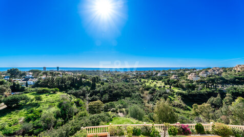 Adosado con vistas panorámicas al mar en Elviria