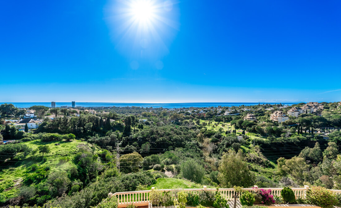 Adosado con vistas panorámicas al mar en Elviria