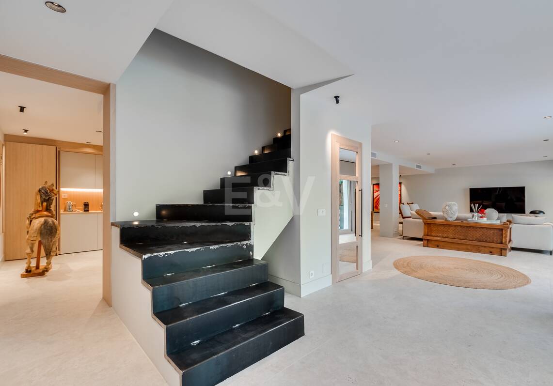 Lomas de Marbella Club Duplex moderne avec jardin privé et piscine