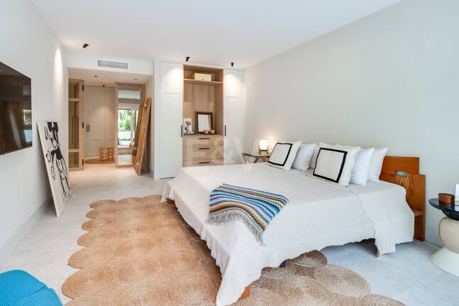 Lomas de Marbella Club Modernes Duplex mit privatem Garten und Pool