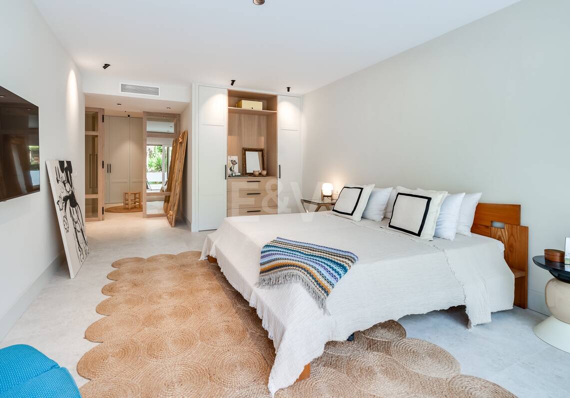 Lomas de Marbella Club Duplex moderne avec jardin privé et piscine