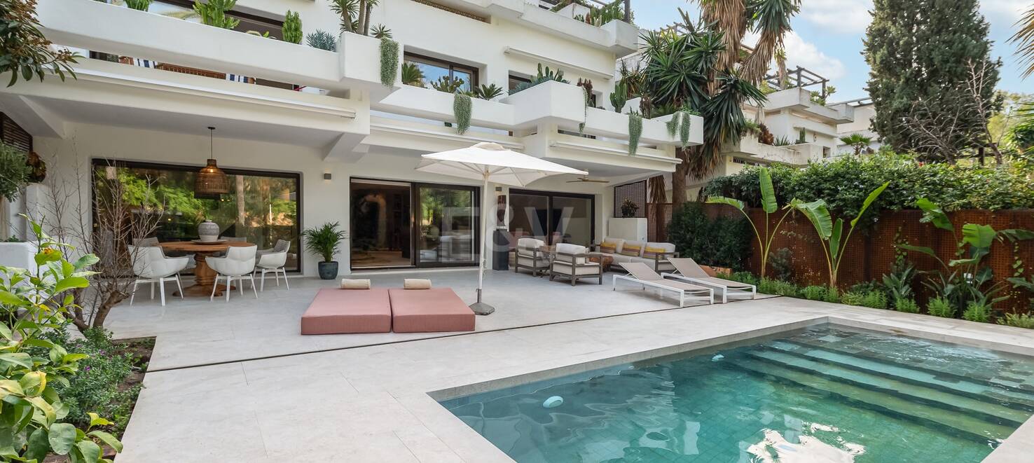 Lomas de Marbella Club Modern Duplex med privat trädgård och pool