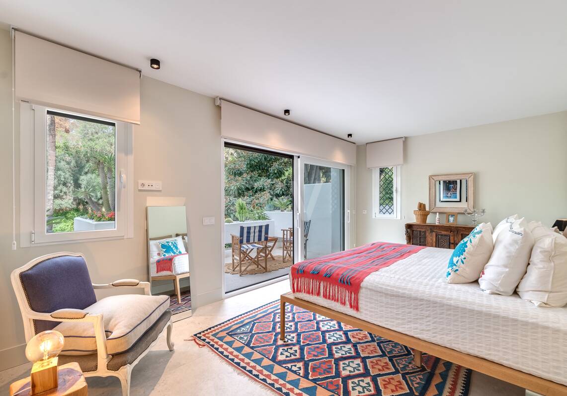 Lomas de Marbella Club Duplex moderne avec jardin privé et piscine