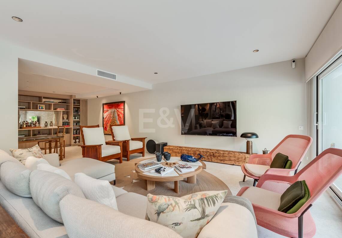 Lomas de Marbella Club Duplex moderne avec jardin privé et piscine