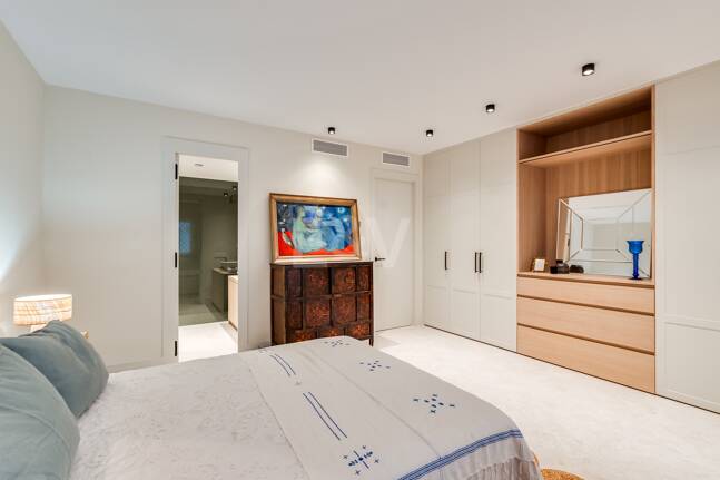 Lomas de Marbella Club Modernes Duplex mit privatem Garten und Pool