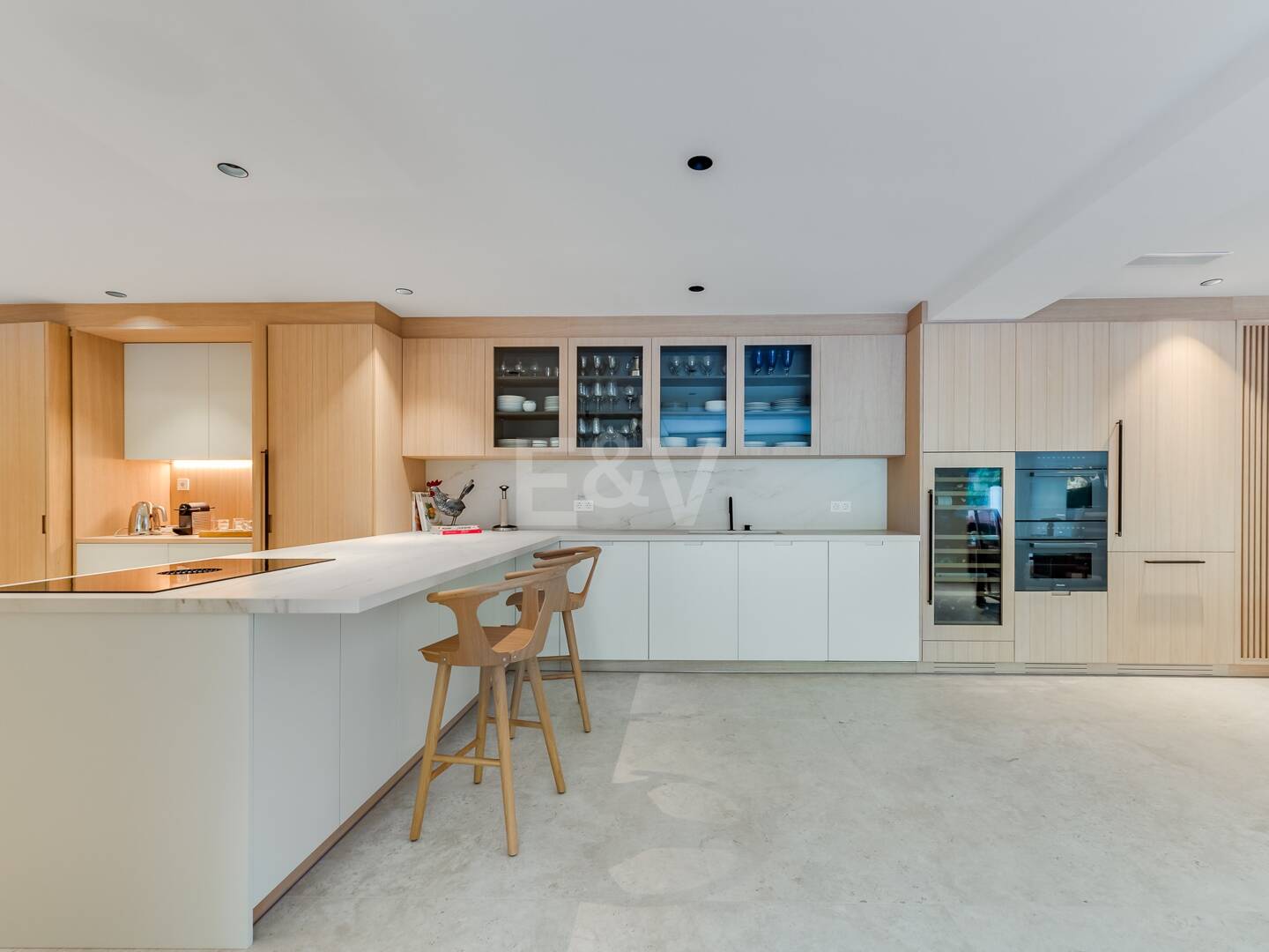 Lomas de Marbella Club Modern Duplex with Private Garden and Pool