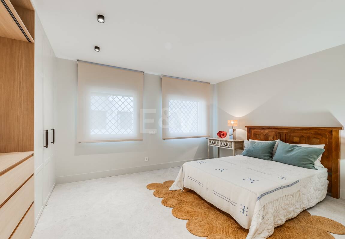 Lomas de Marbella Club Modernes Duplex mit privatem Garten und Pool