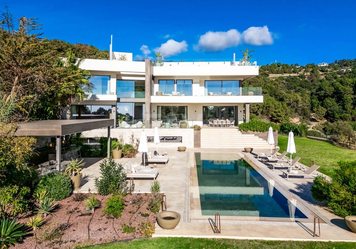 Brand new modern villa with spectacular sea views in La Zagaleta