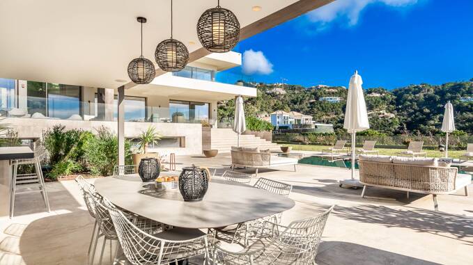 Villa moderna a estrenar con vistas al mar en La Zagaleta